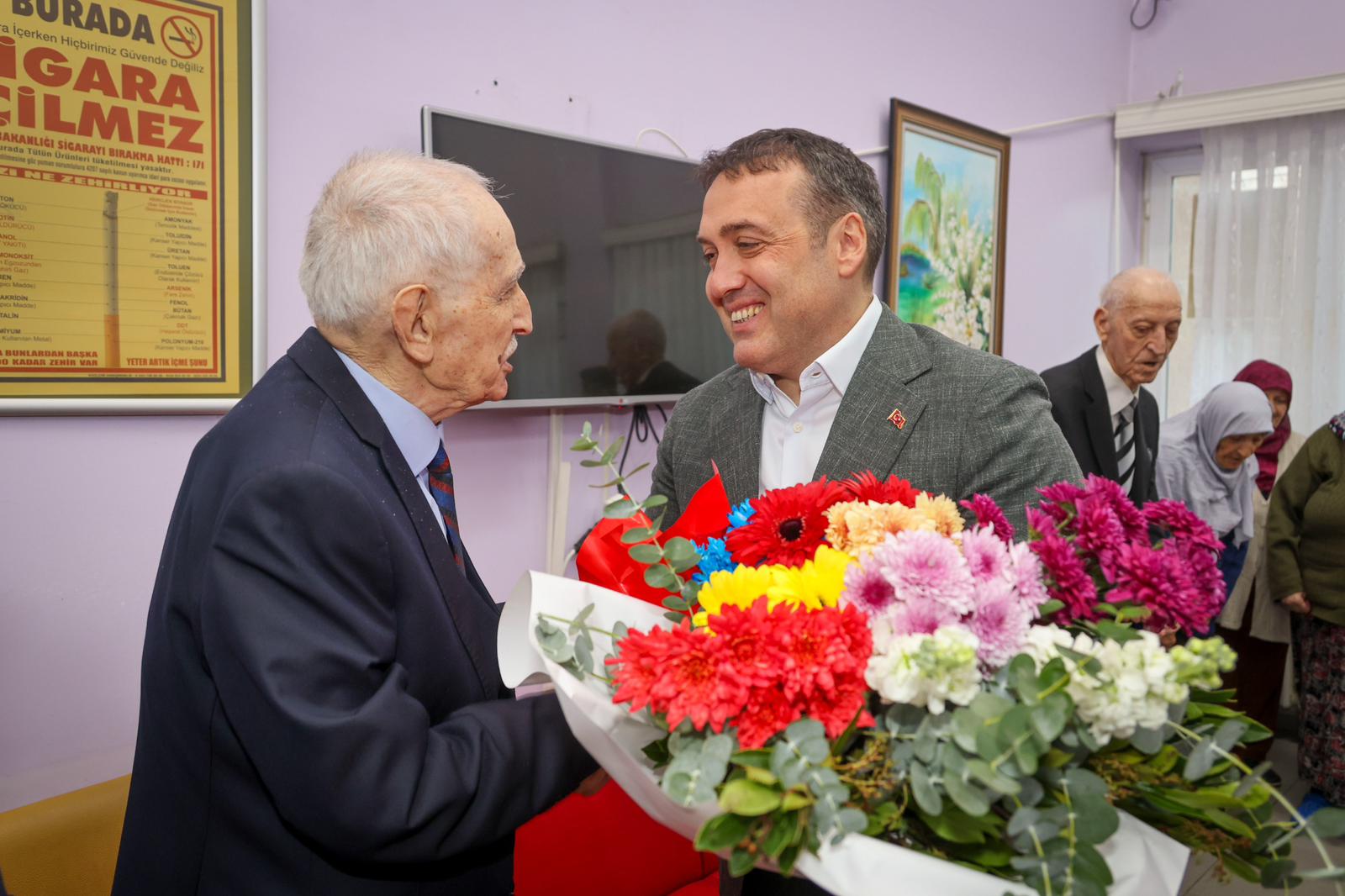 Vali Sözer’den Öğretmenler Günü’nde Anlamlı Ziyaret