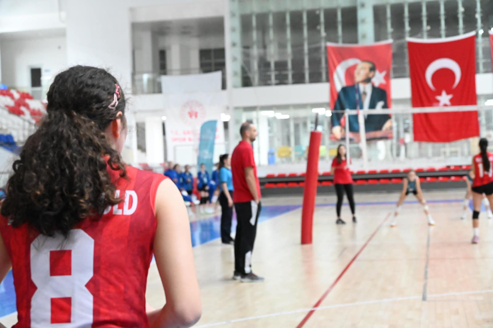 BOZÜYÜK’ÜN GURURU SULTANLAR! BELEDİYE SPOR KULÜBÜ VOLEYBOLDA TARİH YAZDI