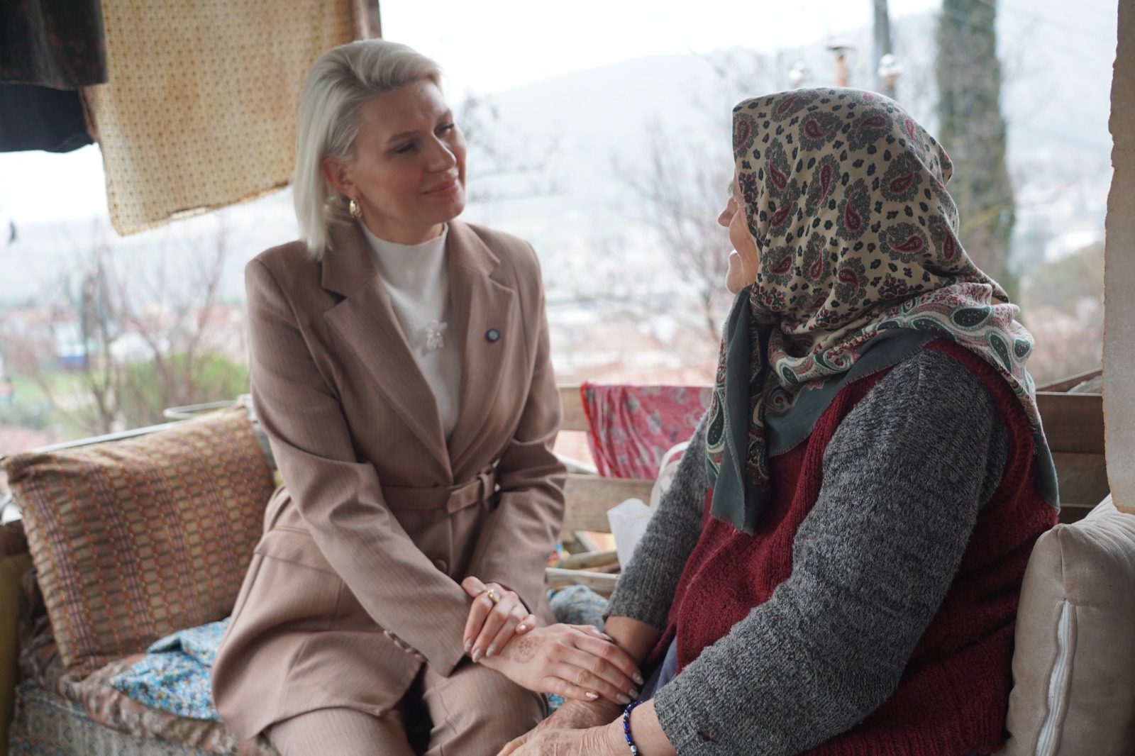 Aşevi Yemekleri Başkanın Eliyle Vatandaşlara Ulaştı