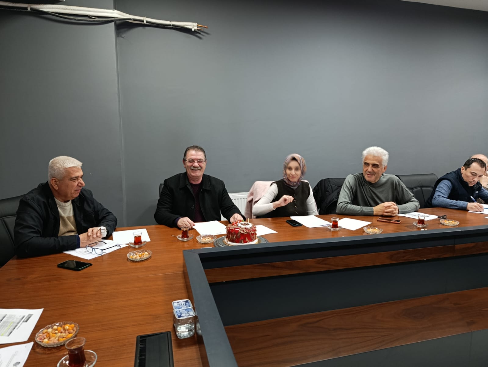 Meclis Salonunda Sürpriz Doğum Günü