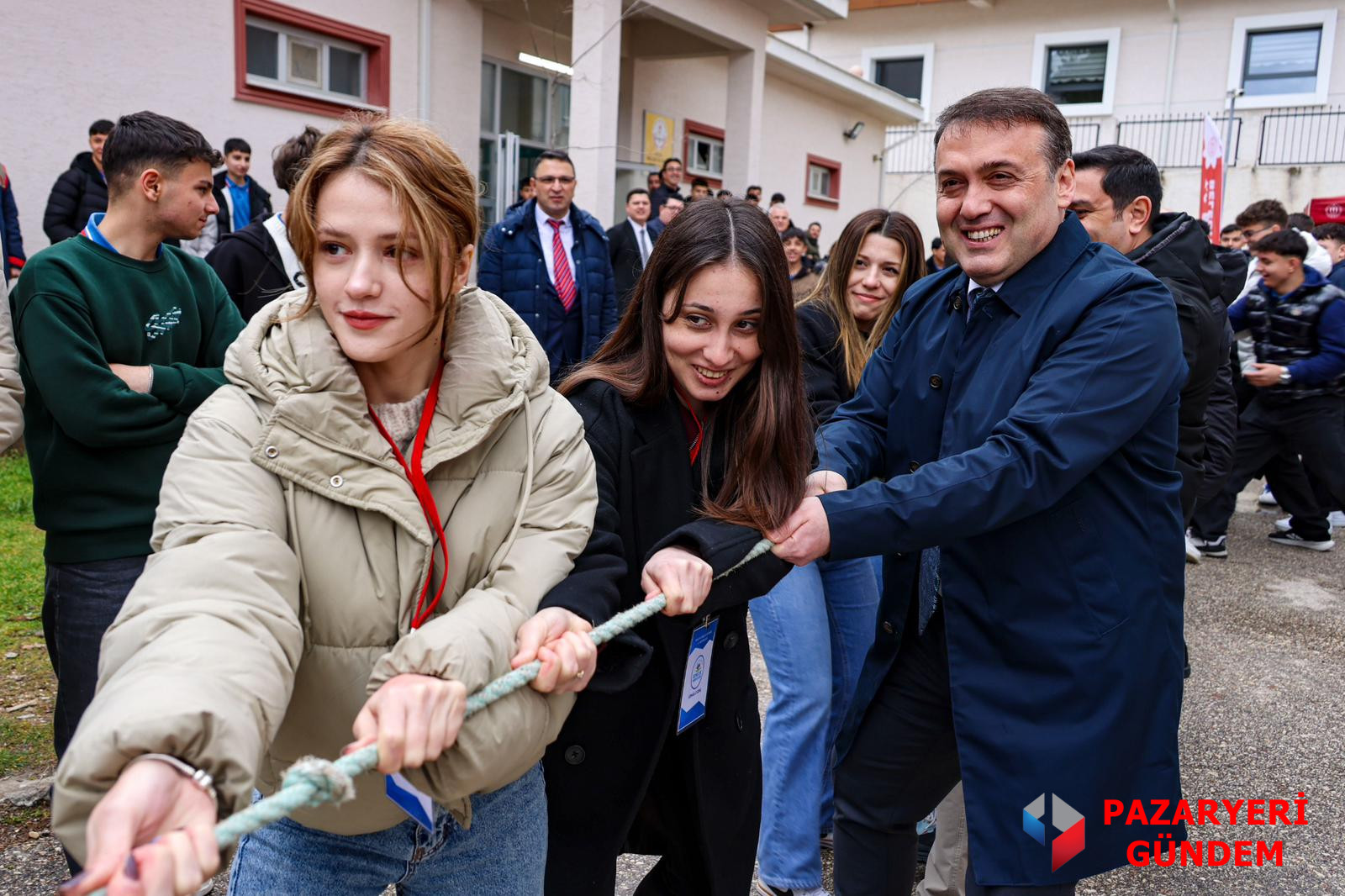 Nevruz’un Coşkusu Bilecik’te Zirve Yaptı: Vali Sözer Öğrencilerle Bir Araya Geldi