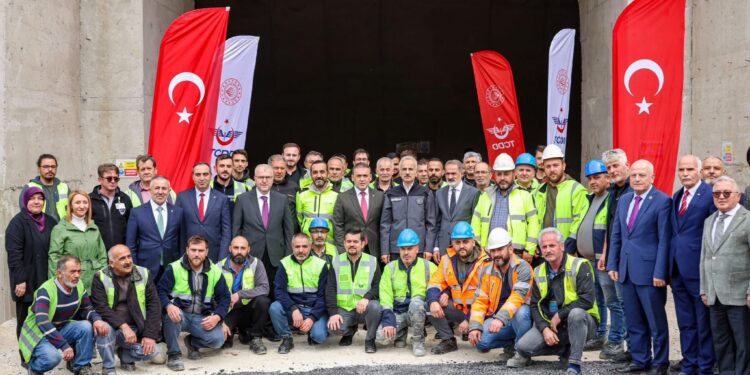 T26 TÜNELİ SAHASINDA KRİTİK İNCELEME: HIZLI TREN HATLARINDA SÜRELER KISALIYOR