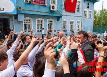 Vali Sözer’den Geleceğin Teminatı Çocuklara Anlamlı Ziyaret