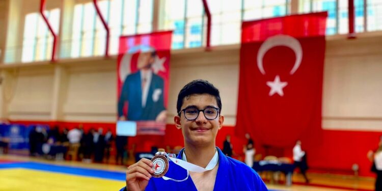 BİLECİKLİ SPORCU TÜRKİYE ÜÇÜNCÜSÜ OLDU